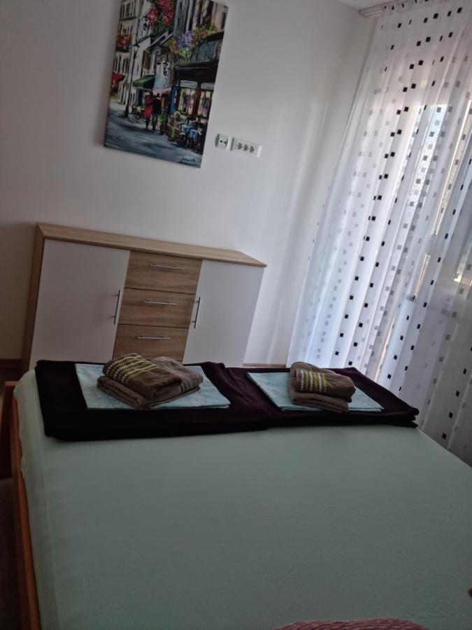 Appartments D&D Peroj Buitenkant foto