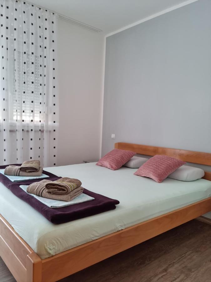 Appartments D&D Peroj Buitenkant foto
