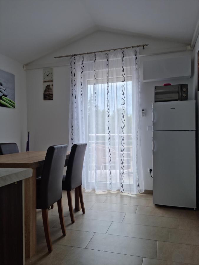 Appartments D&D Peroj Buitenkant foto