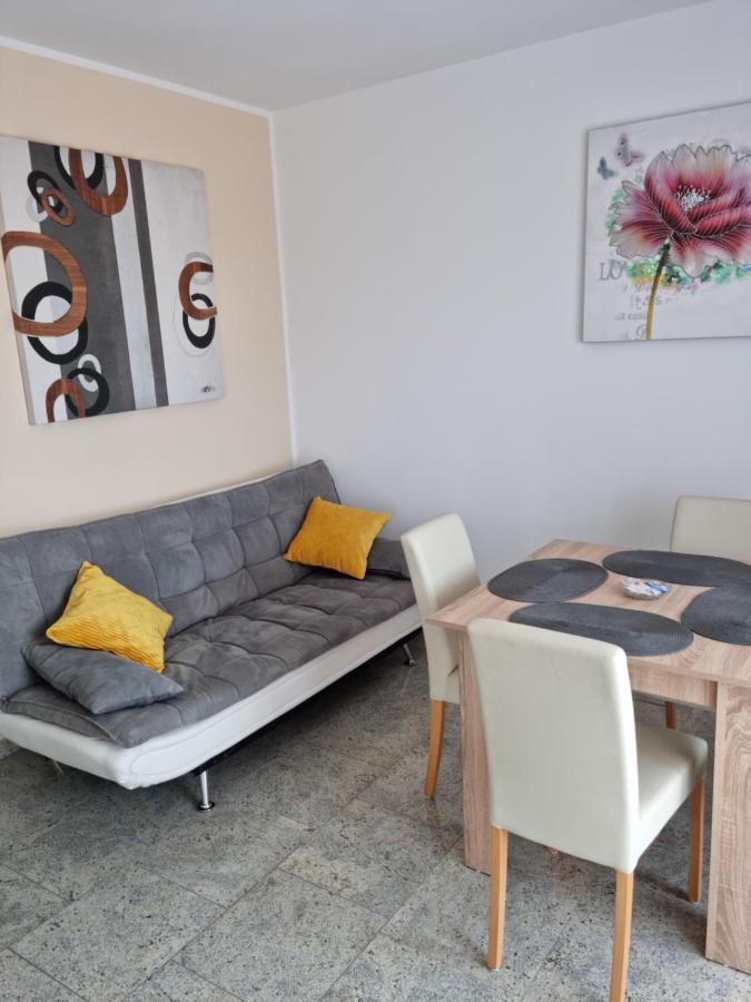 Appartments D&D Peroj Buitenkant foto