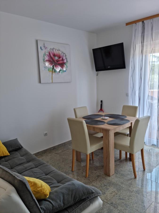 Appartments D&D Peroj Buitenkant foto