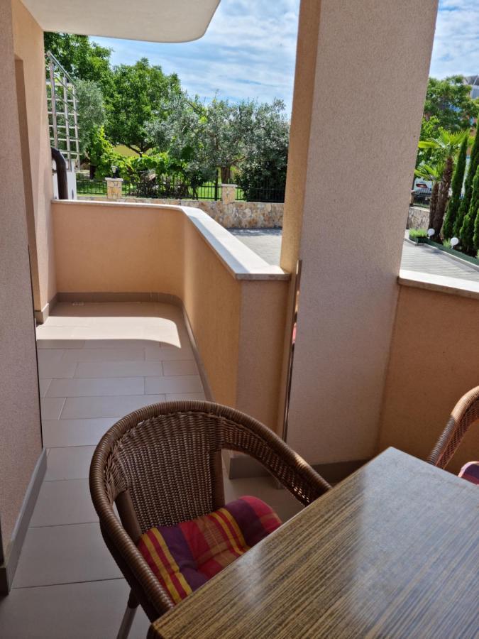 Appartments D&D Peroj Buitenkant foto